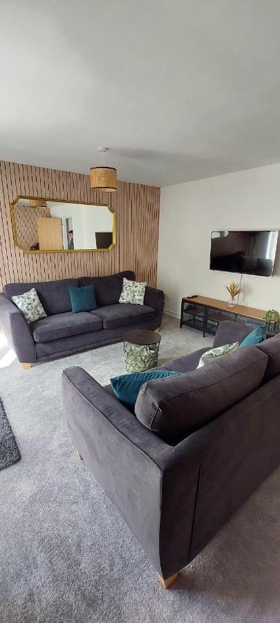 Modern Town House In Mid Wales Holiday home *